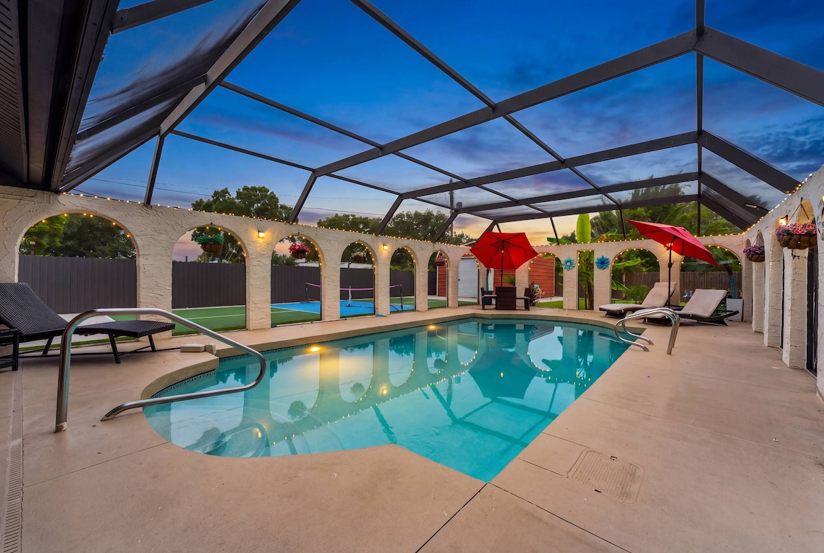 Heated Pool | Pickleball+Game Room | Themed Rooms - Houses for Rent in ...