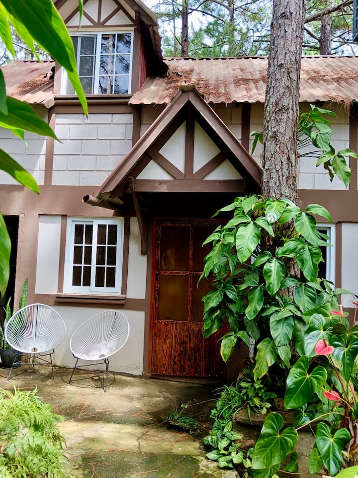 Family chalet - A getaway in the middle of the woods - Cabins for Rent ...