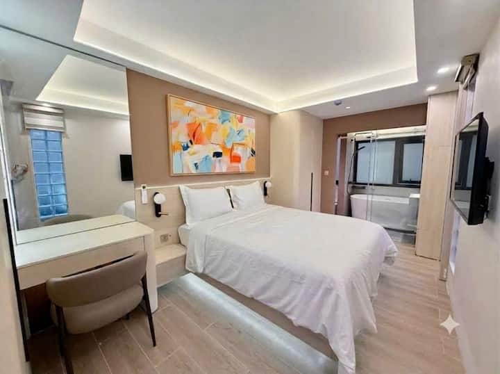 New Center 3BR Penthouse | 3 Baths & Lift - Apartments for Rent in Hai ...