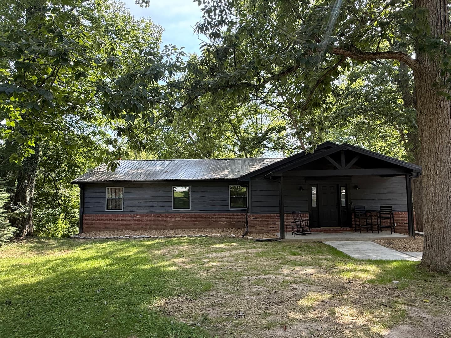 Captain’s Quarters Lake front escape