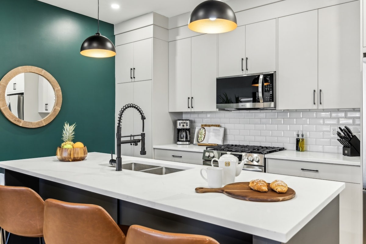Dual King Suites in Glamorgan, Group-Ready - Townhouses for Rent in ...