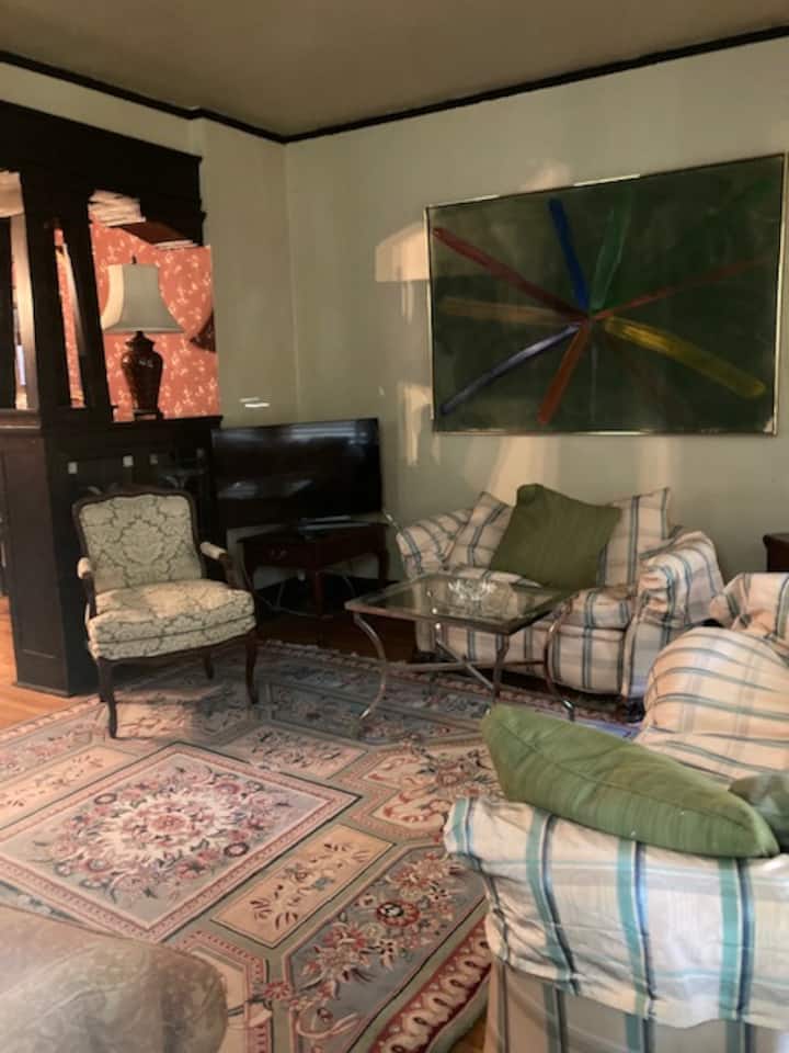 Quaint Arts & Crafts 5 Room Flat, 1st Floor - St. Louis, MO