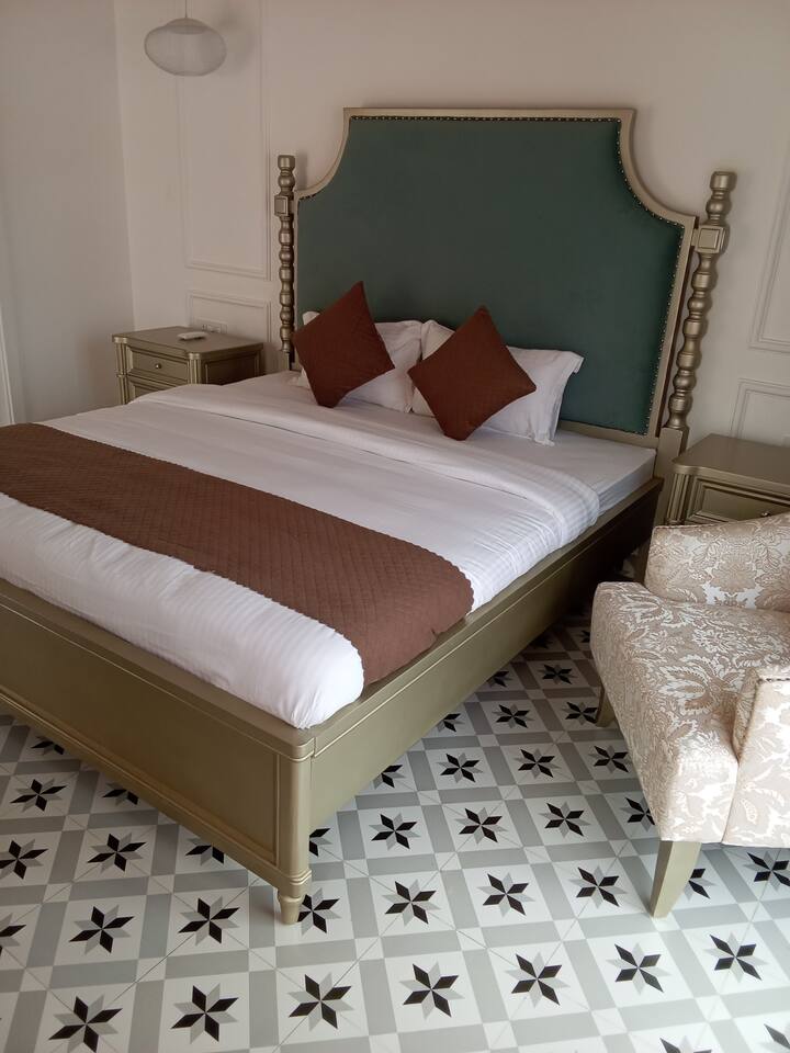 Bedroom 1 image 1