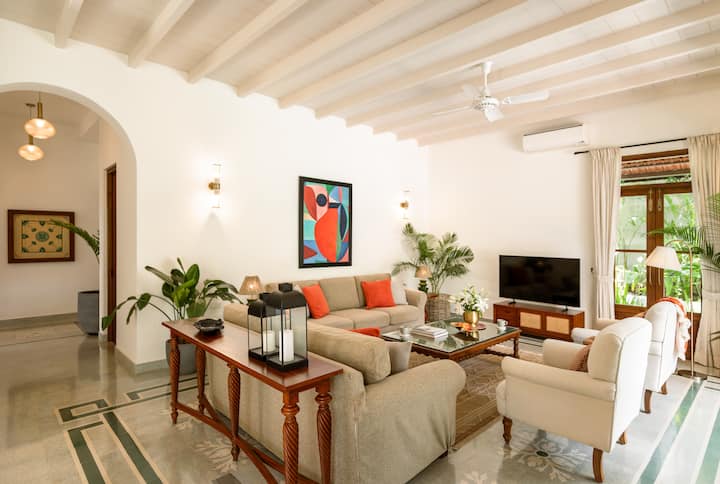 Living room image 3