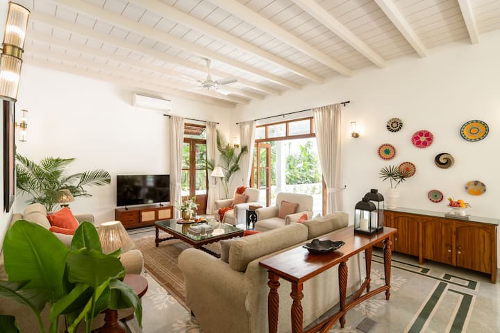 Living room image 4