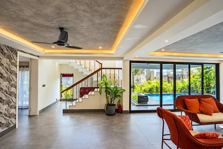 Living room image 10