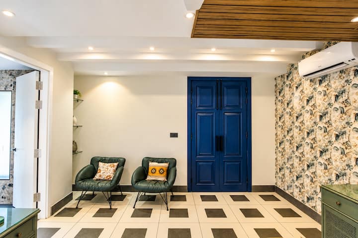 Living room image 11