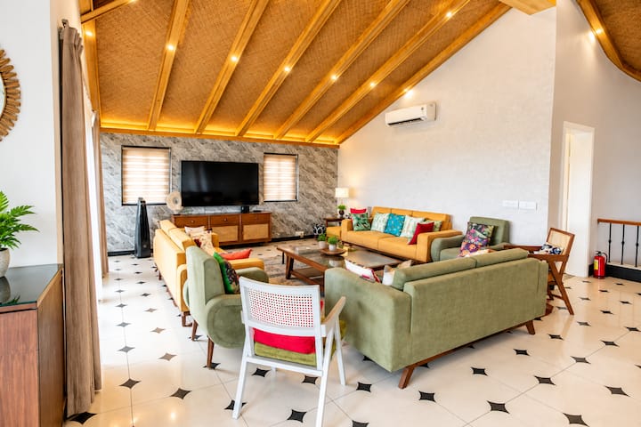 Living room image 2