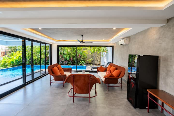 Living room image 9