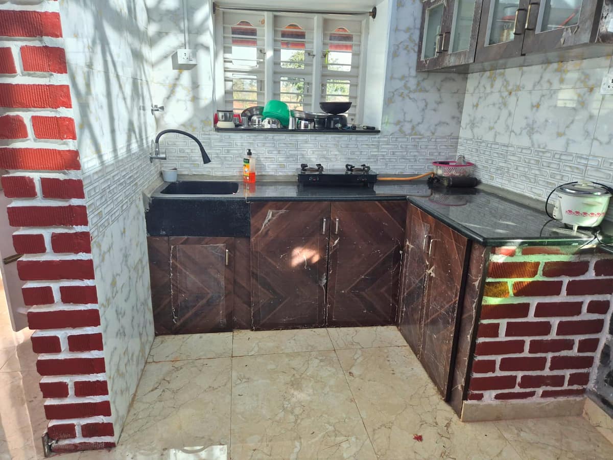 Full kitchen image 1