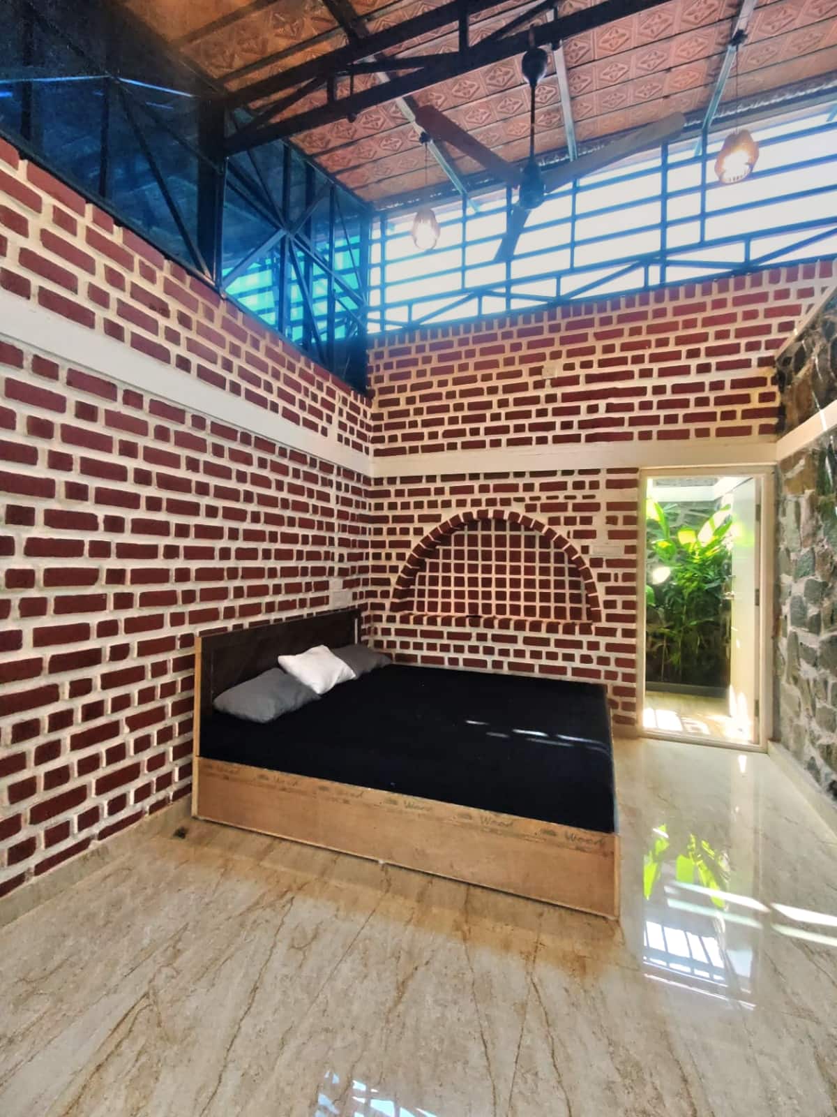 Bedroom 1 image 2