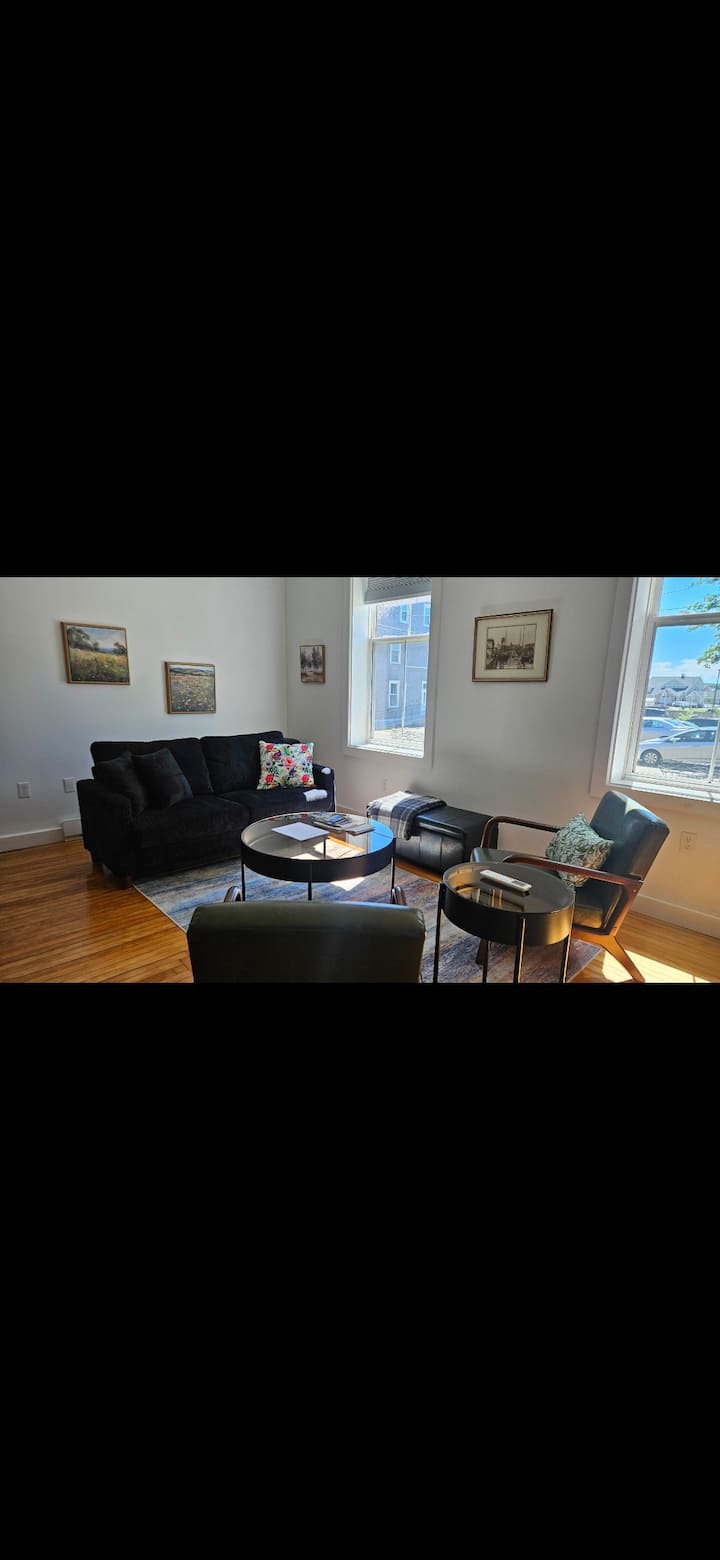 Sparkler One Bedroom - Excellent Location - Charlottetown