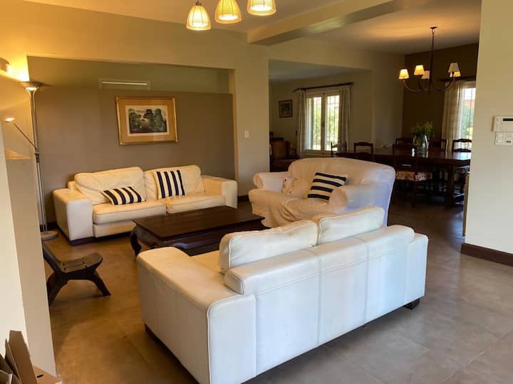 Casa Familiar A Pasos De La Playa - Punta del Este
