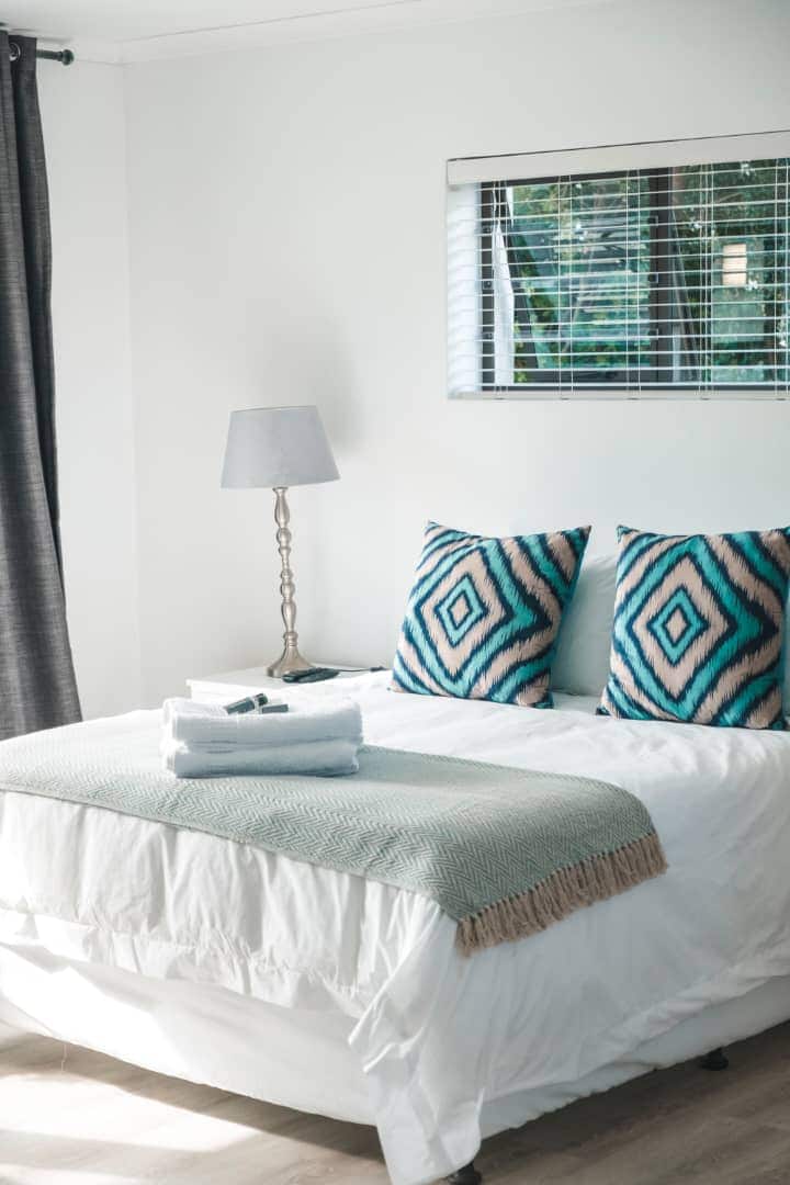 Local Service Adds Studio apartment, close to Mediclinic - Flats for Rent in Overstrand ...