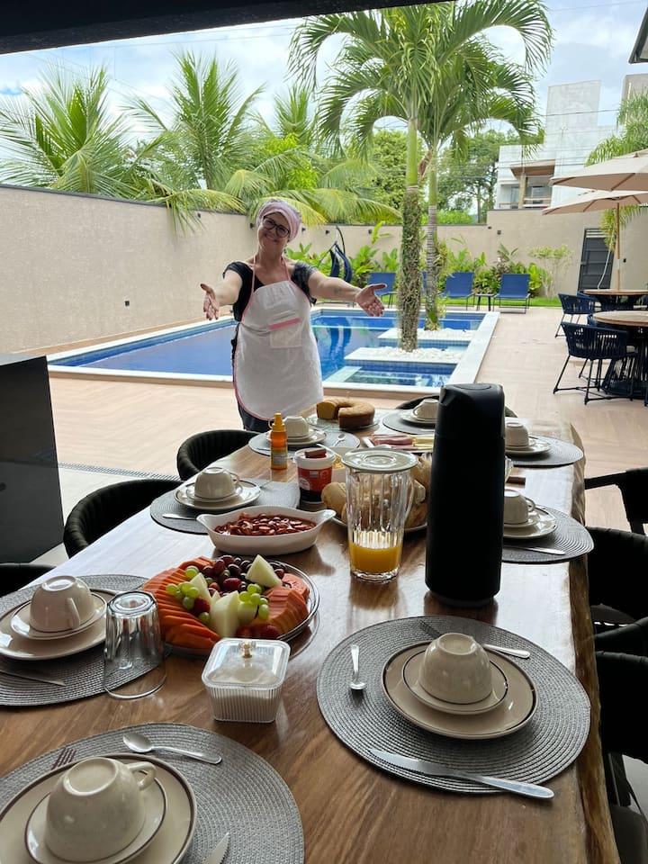 Suites con aire acondicionado, chef de cocina, a 400 m de la playa, 16 ...