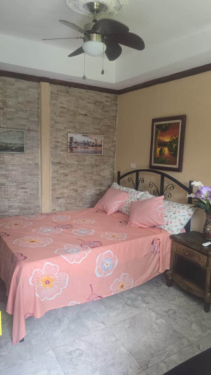 Single Host Cabin for one person or a couple, equipped with a kitchen in Canoas ...