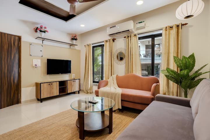 Living room image 6