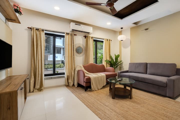 Living room image 5