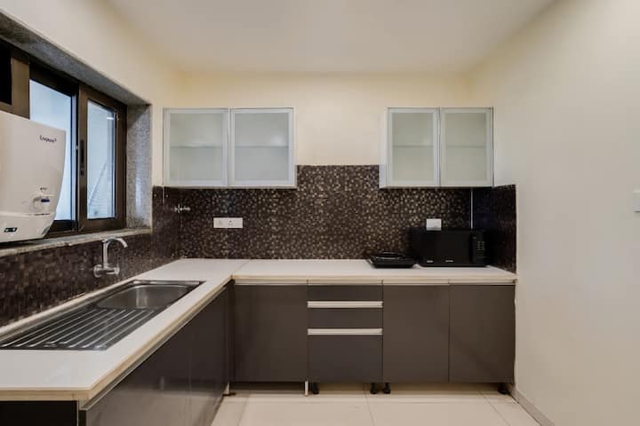 Full kitchen image 1