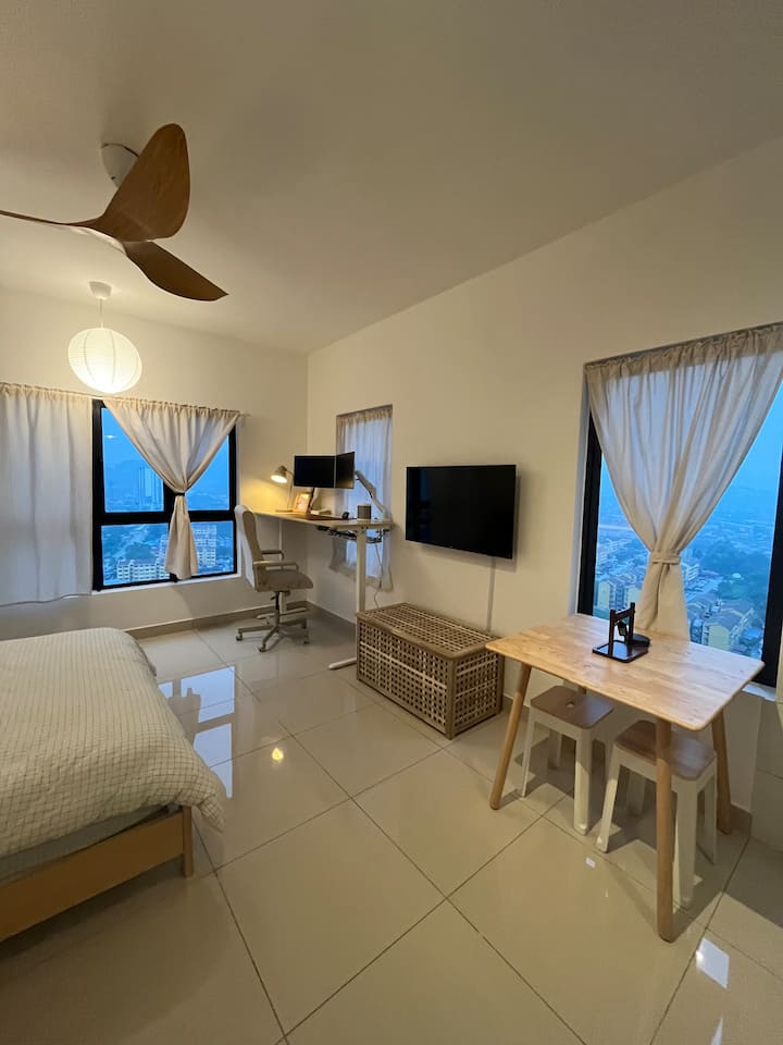 Software Engineer Swimming KLWorkStudio | 2 Monitors | 600Mbps | 5 mins LRT - Flats for Rent in ...
