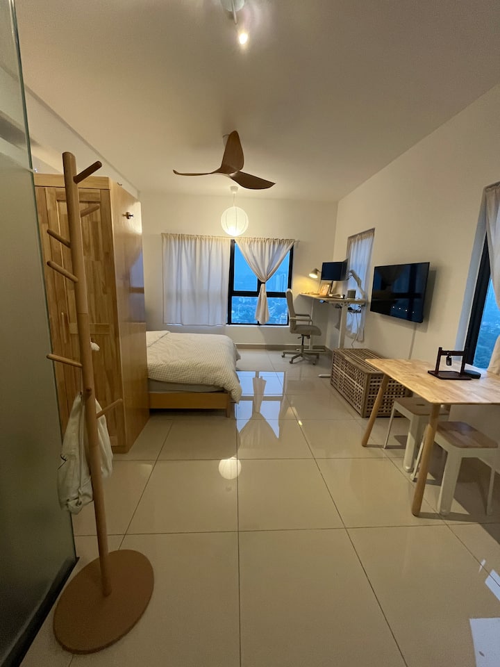 Software Engineer Swimming KLWorkStudio | 2 Monitors | 600Mbps | 5 mins LRT - Flats for Rent in ...