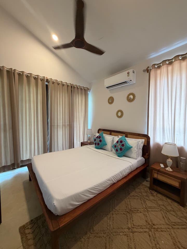 Bedroom 1 image 2