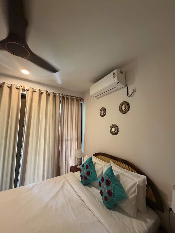 Bedroom 1 image 4