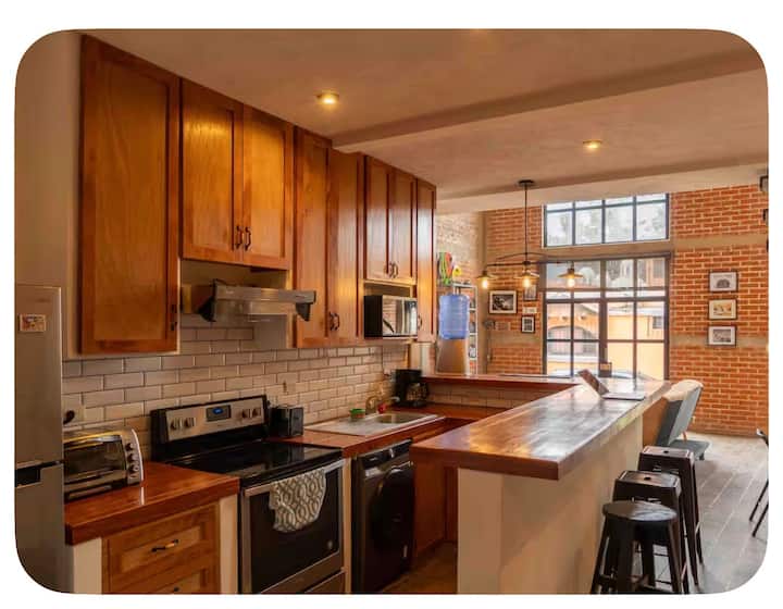 Double-height loft · Volcanoes · 20 min from Antigua - Houses for Rent ...