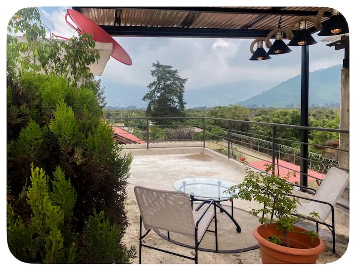 Double-height loft · Volcanoes · 20 min from Antigua - Houses for Rent ...