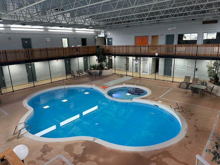 Sample Website Simple One Two Bed Kitchenette | FREE Breakfast | Pool & Spa in Medicine Hat ...
