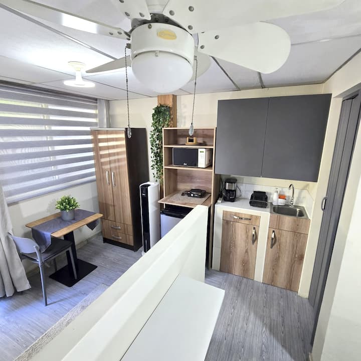 Private mini-studio with air conditioning and equipped kitchenette ...