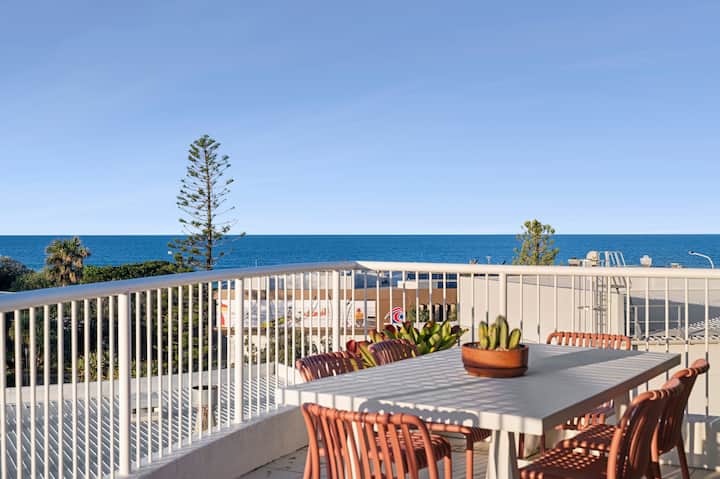 Ocean View Family Penthouse Apartment - Apartments for Rent in Sunshine ...