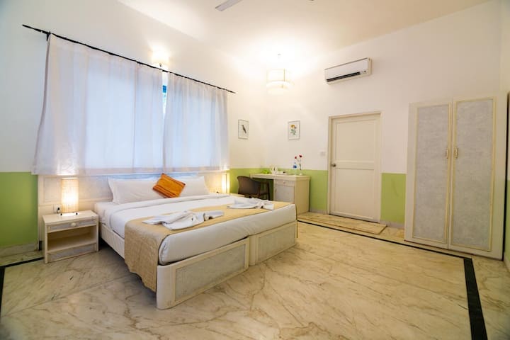 Bedroom 4 image 1
