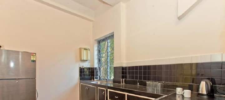 Full kitchen image 1