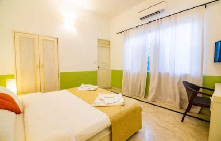 Bedroom 3 image 2