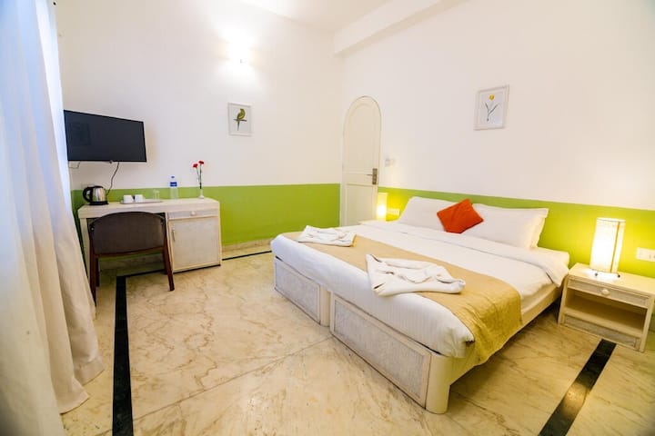 Bedroom 3 image 1