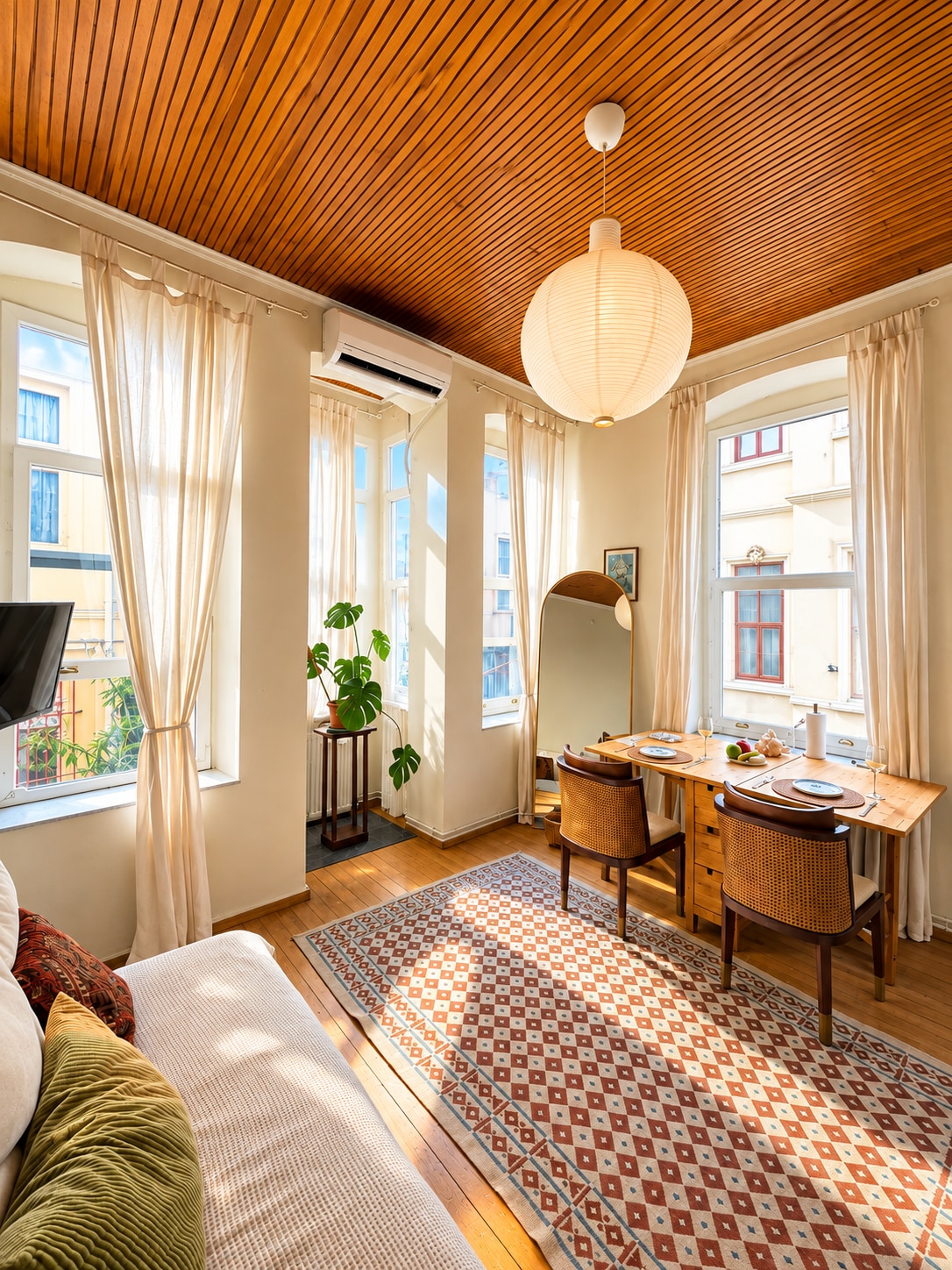 Stylish Apartment in the Historical Building - Houses for Rent in ...