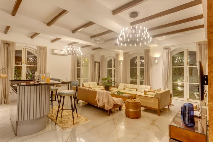 Living room image 4