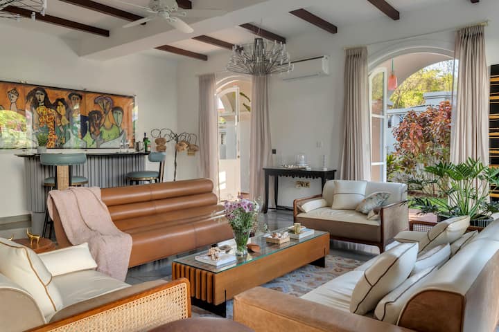 Living room image 2