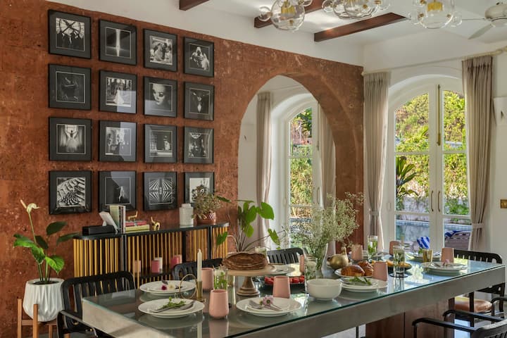 Dining area image 3