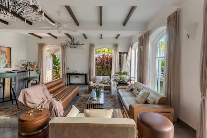 Living room image 3