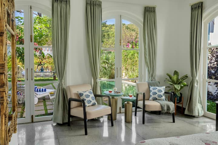 Living room image 6