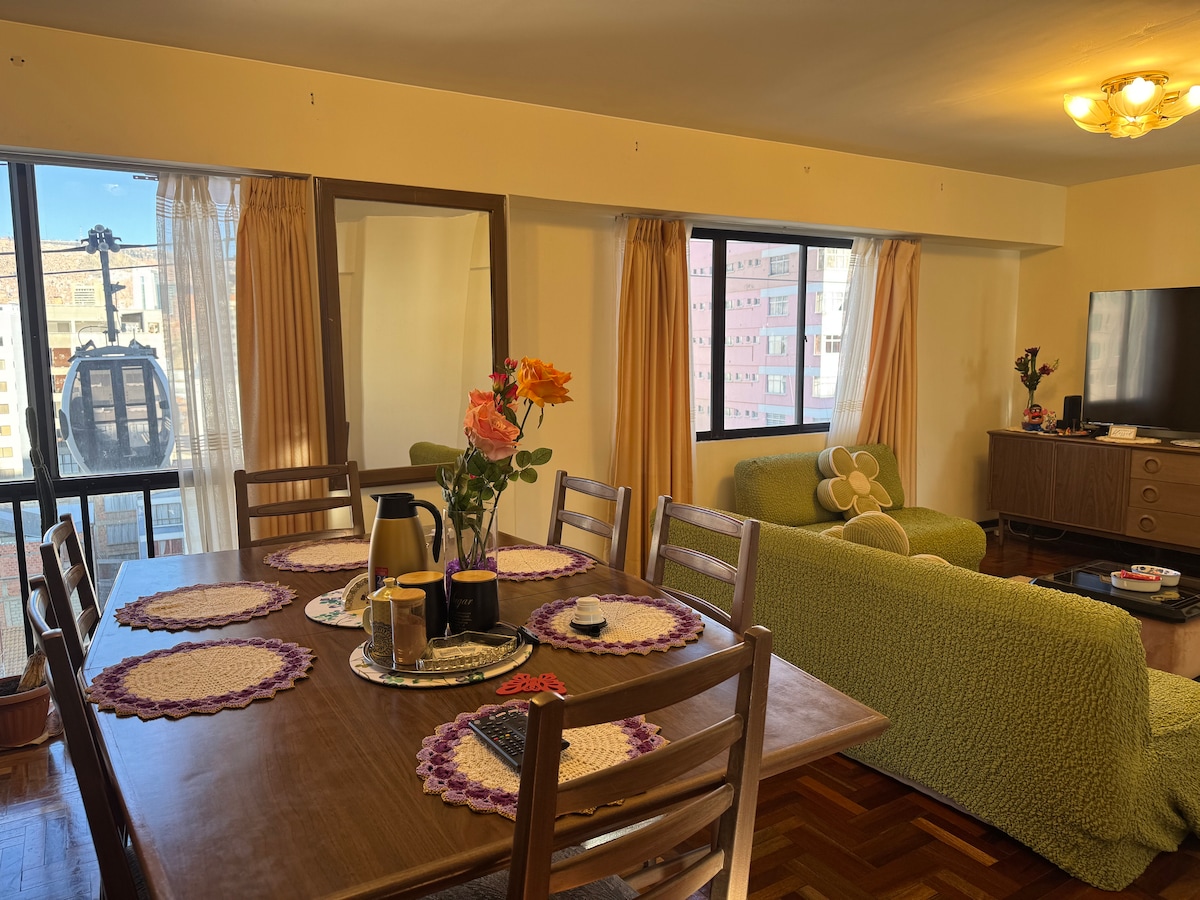 Beautiful, centrally located apartment with a view of the cable car ...