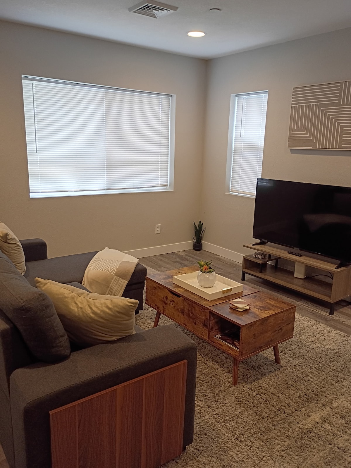 Amazing 2 Bedroom House with Washer & Dryer - Houses for Rent in Salem ...