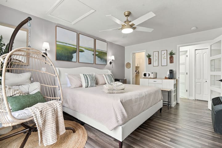 Mini Pool Endless Peaceful*20 minutes from Disney*Pool*Hot tub - Flats for Rent in ...
