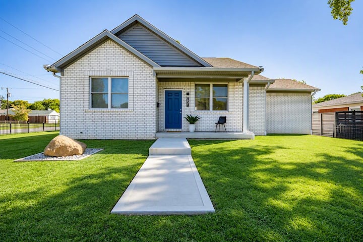 Executive Home For Business & Relocation Stays - Indianapolis, IN