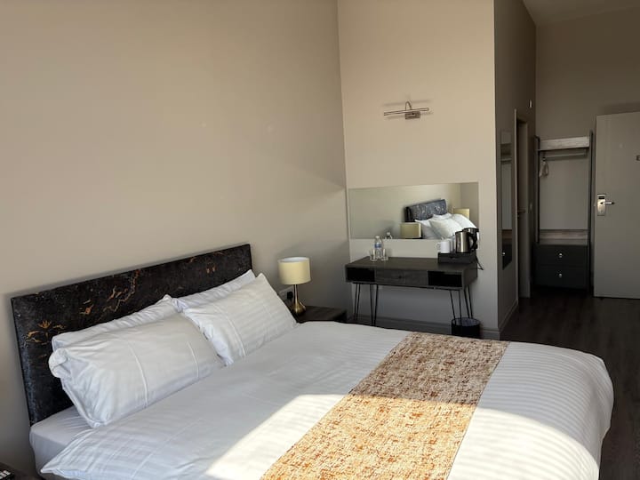 Classic Double Room - Dunfermline