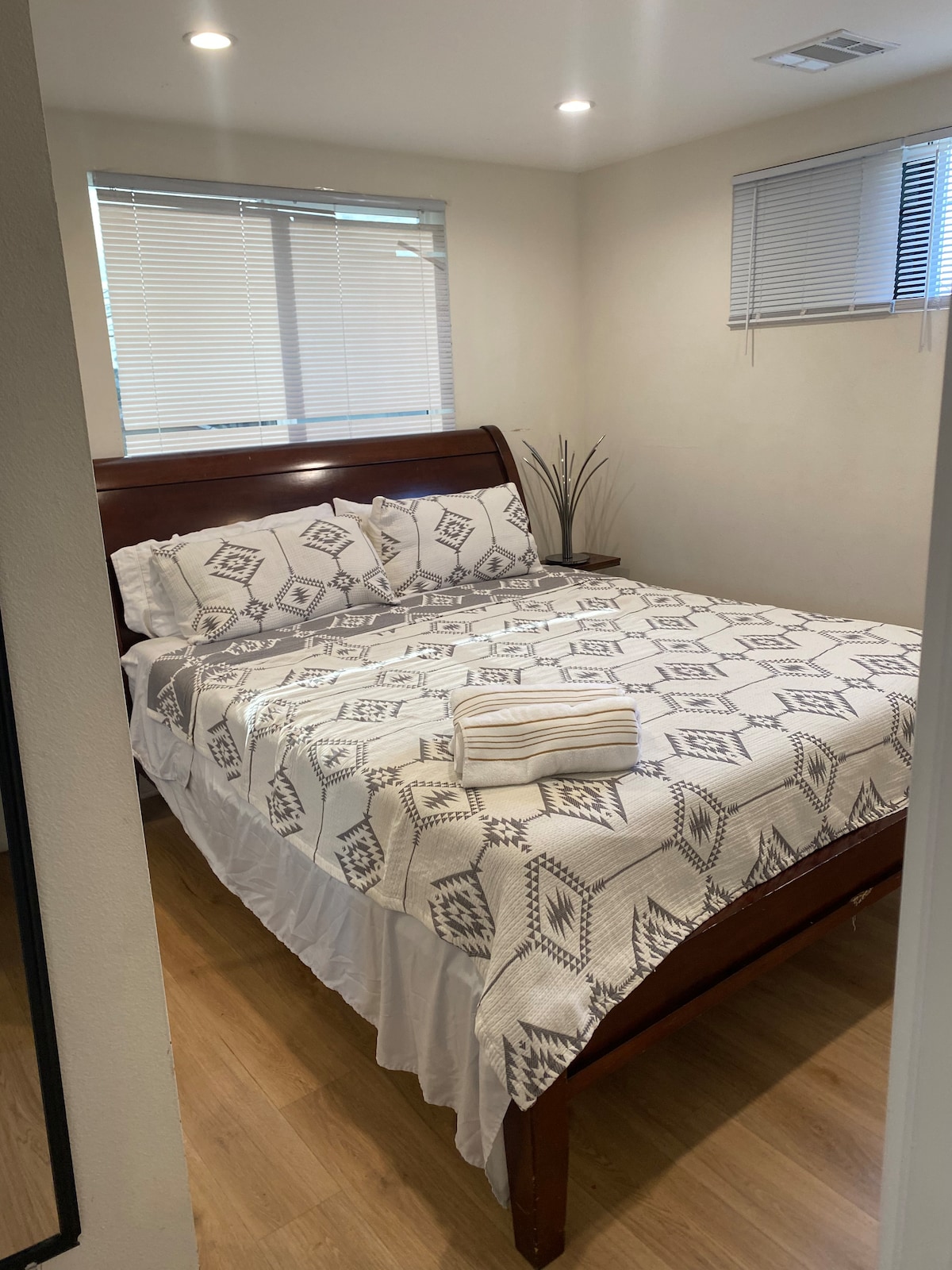 Room close to Inglewood And Gardena - Apartments for Rent in Vernon ...
