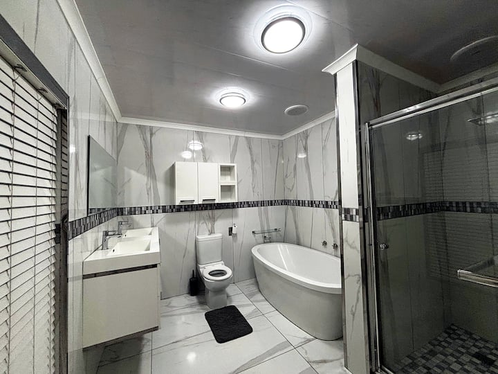 Castle on McGuinness - Houses for Rent in Cape Town, Western Cape ...