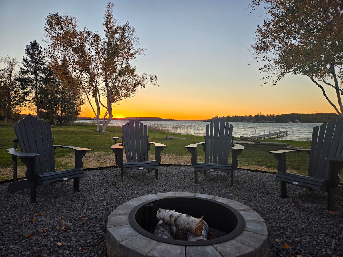 6 BR Lakehouse w/ Hot Tub • FirePit • Dock • Pets - Houses for Rent in ...